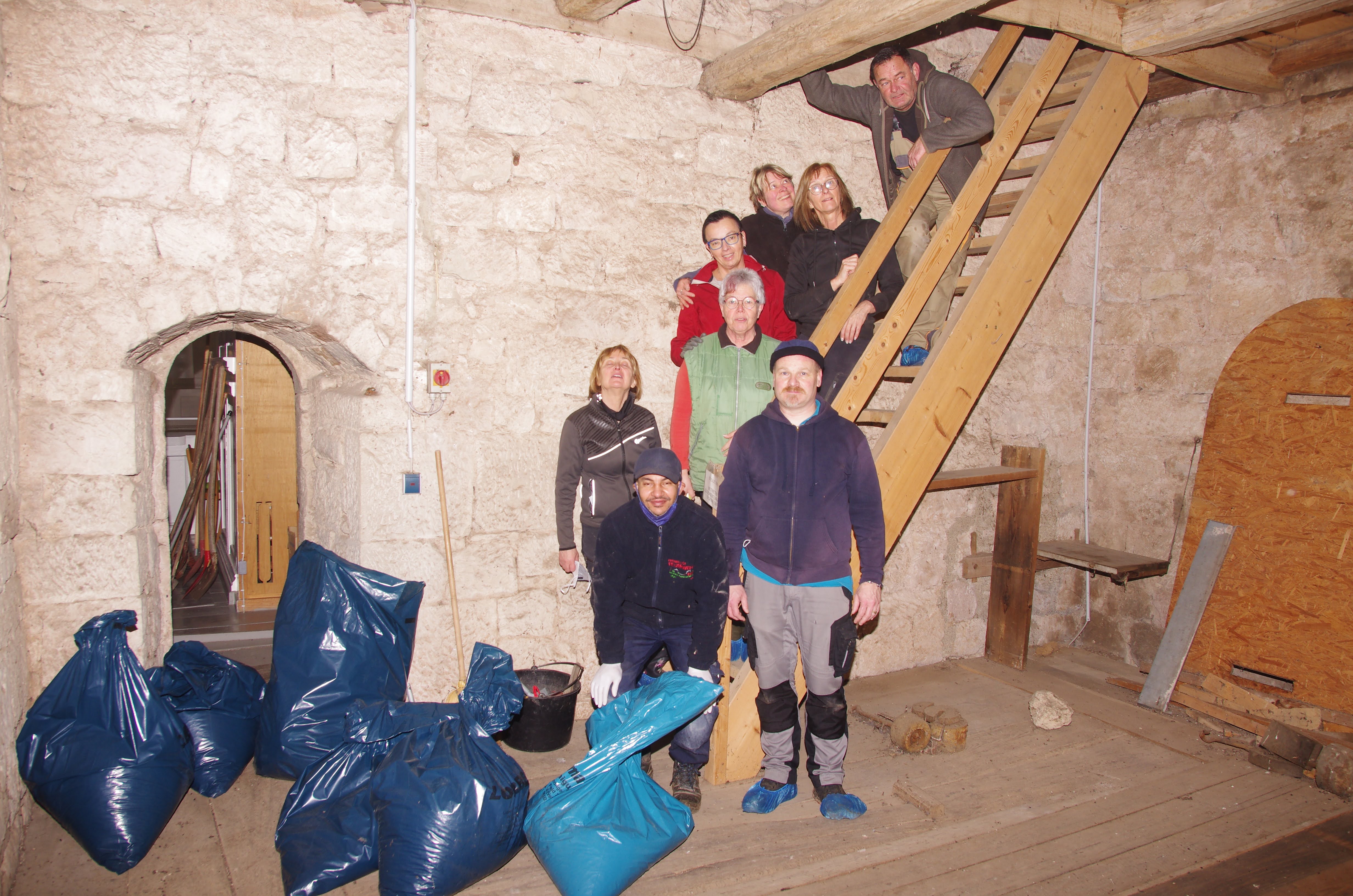 Das Team Asel nach der Arbeit